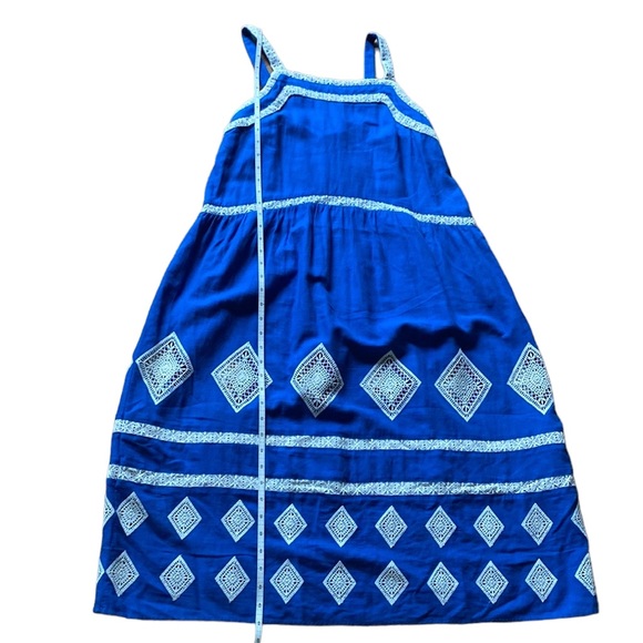 LOFT Petite Embroidered Midi
Swing Dress in size Small - Picture 2 of 5